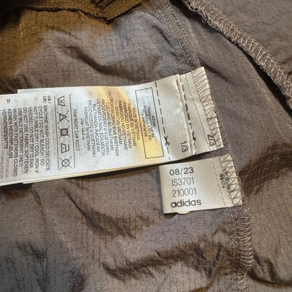 ✨ Adidas HIIT Training Gray Athletic Vest Small Men’s Lightweight Activewear ✨ - Picture 8 of 8